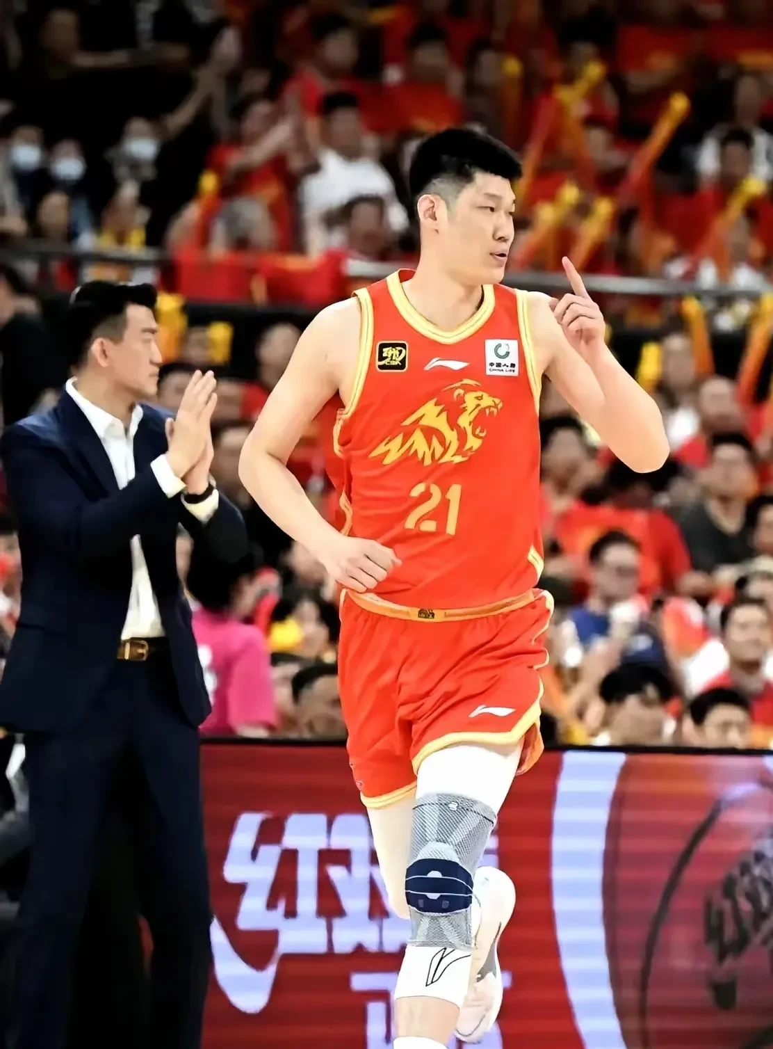 骑士翻盘四川队，胡金秋统治全场的简单介绍