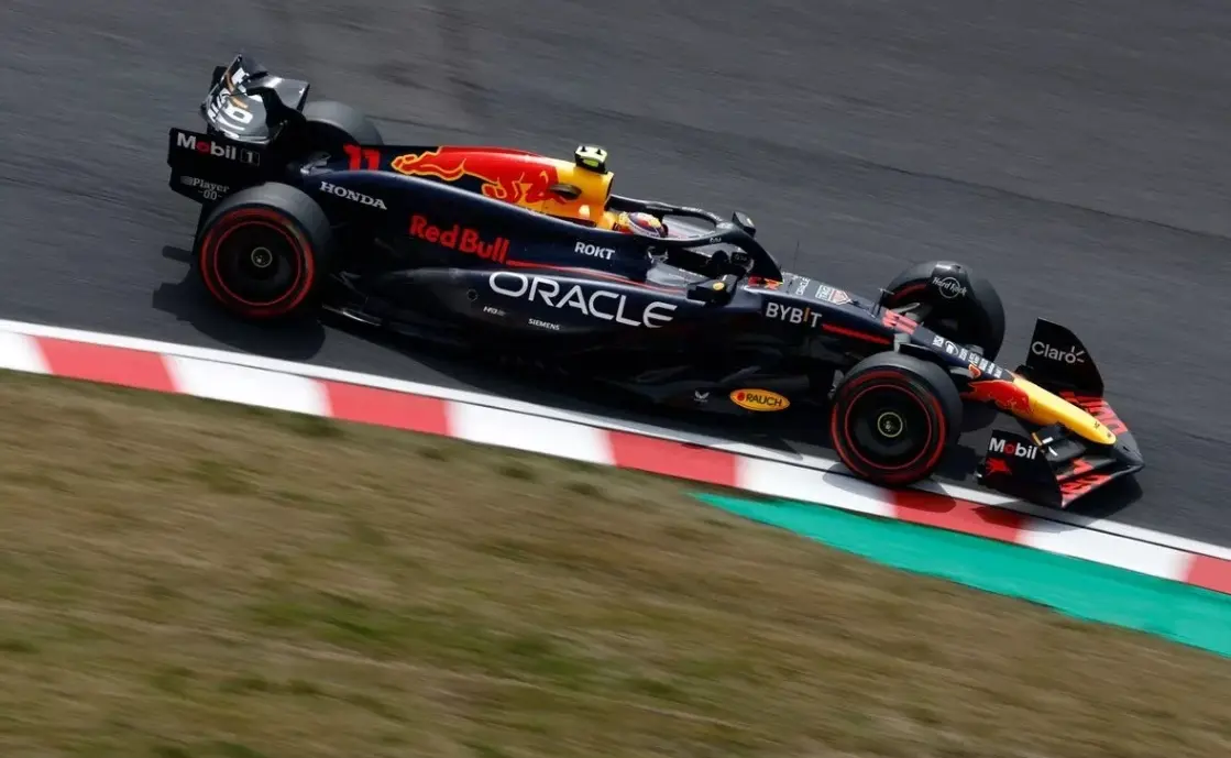 梅赛德斯横扫威廉姆斯,维斯塔潘高光表现 梅赛德斯横扫威廉姆斯,维斯塔潘高光表现