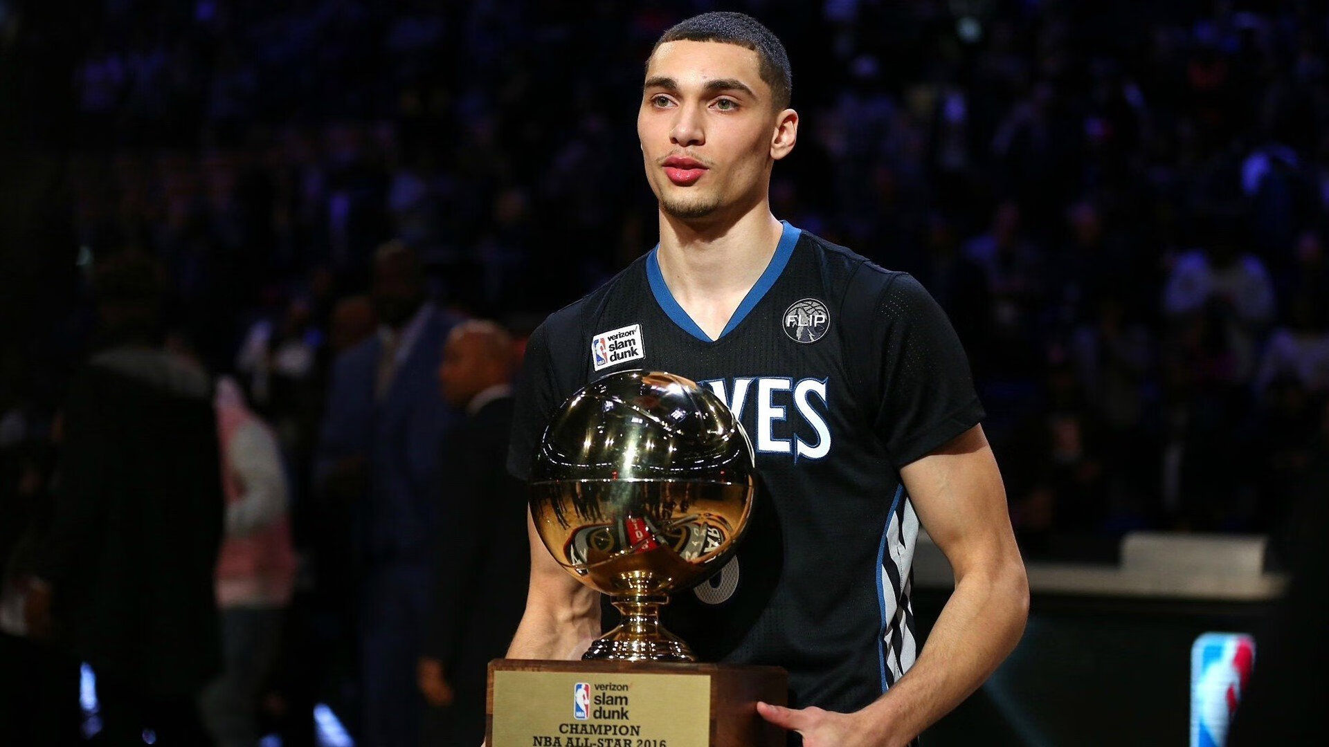 超级奇兵！福克斯狂砍39分率湖人逆转雷霆，詹姆斯盛赞，他是联盟未来