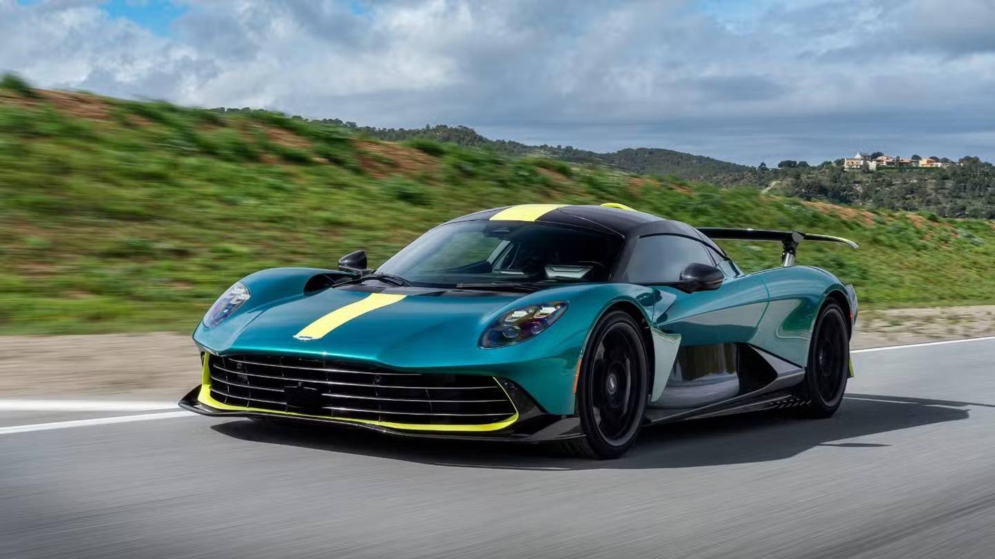 阿斯顿马丁翻盘梅赛德斯，汉密尔顿高光表现