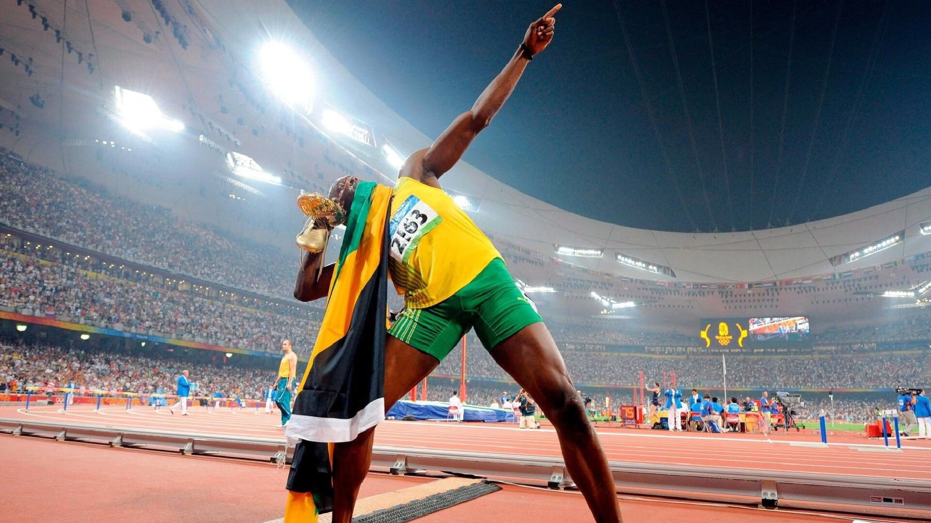 小贾伦里程碑之夜！上海队完胜深圳队，豪取关键胜利